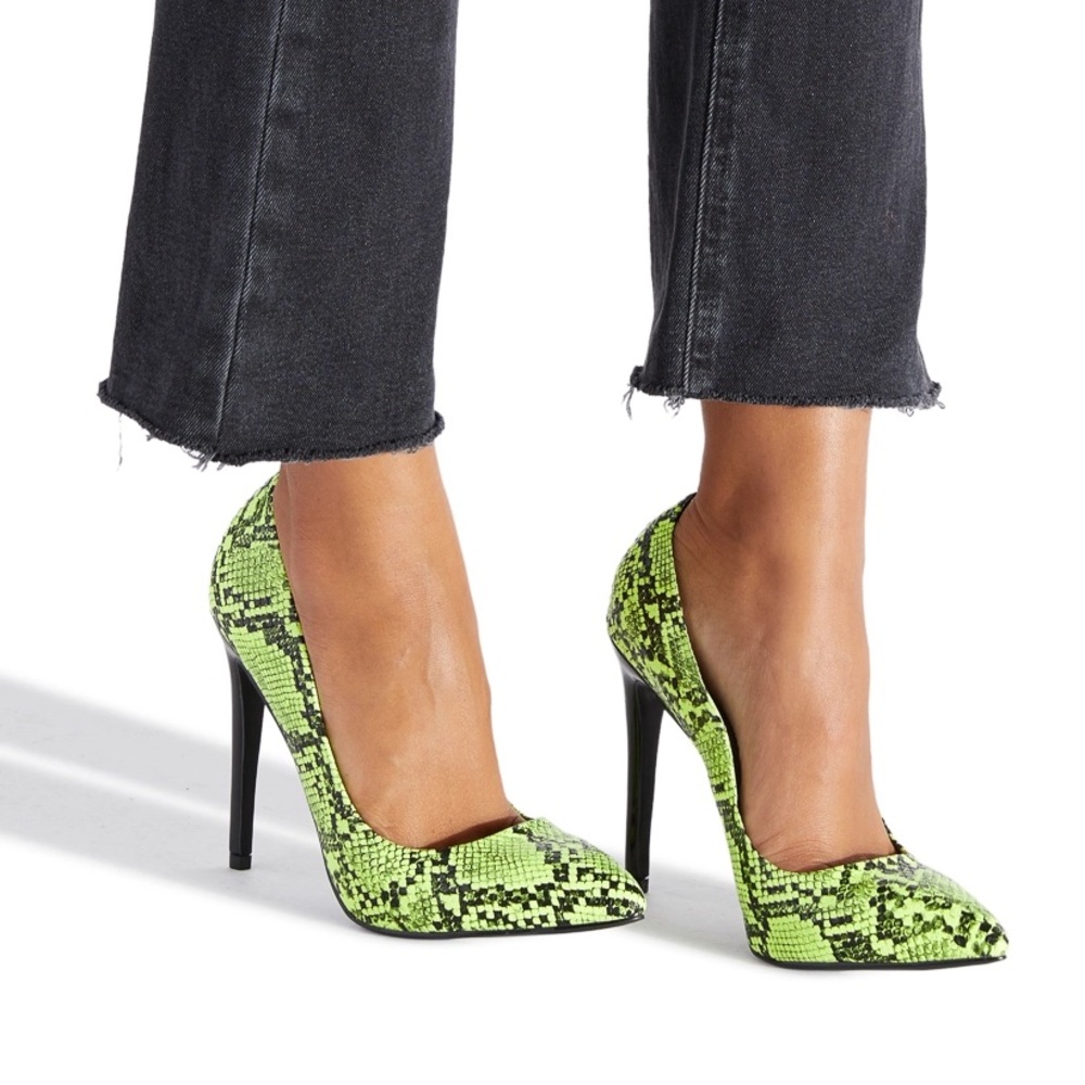 PRETTY MESS PUMP POINTED TOE PUMP